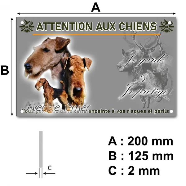 Panneau Trois portraits d'Airedale Terrier avec un chien entier en dessous