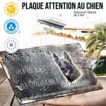 Plaque attention au chien Malinois De Ring, fond vintage, en situation