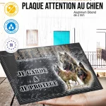 Plaque attention au chien Tervueren Fauve, fond gris anthracite, en situation
