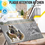 Plaque attention au chien Tervueren Fauve, fond chasse, en situation