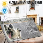 Plaque attention au chien Berger Belge Tervueren, fond chasse, en situation