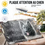 Plaque attention au chien Tervueren De Travail, fond vintage, en situation