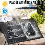 Plaque attention au chien Tervueren De Travail, fond gris anthracite, en situation
