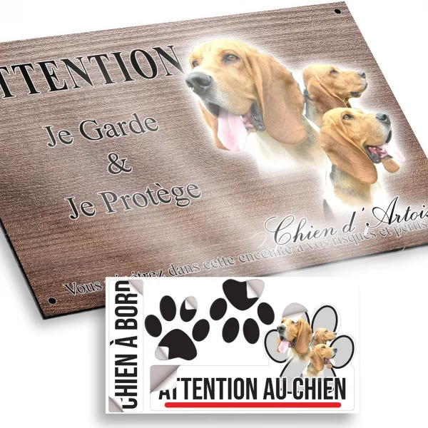 Plaque attention au chien Chien d'Artois avec plusieurs têtes en arrière plan