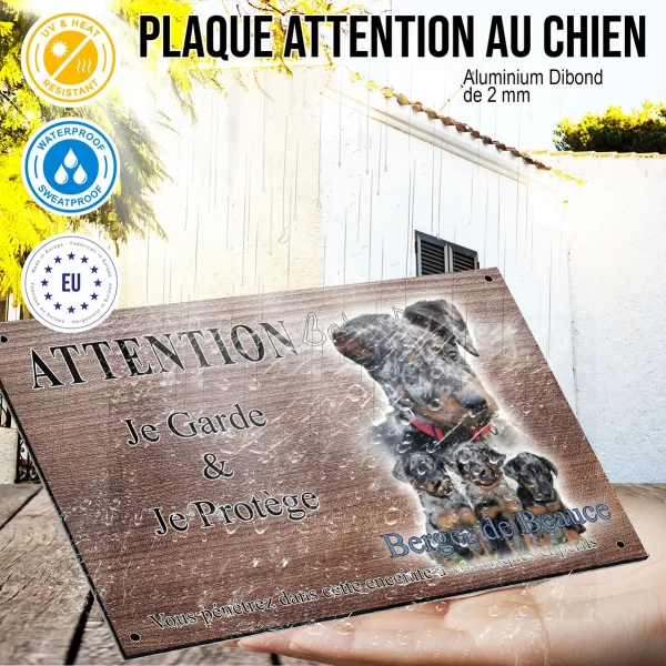 Panneau attention au chien Chiens Berger de Beauce avec un fond vert