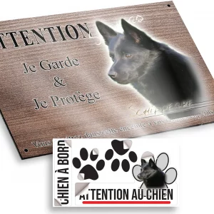 Plaque attention au chien Profil d'un Schipperke noir sur fond flou