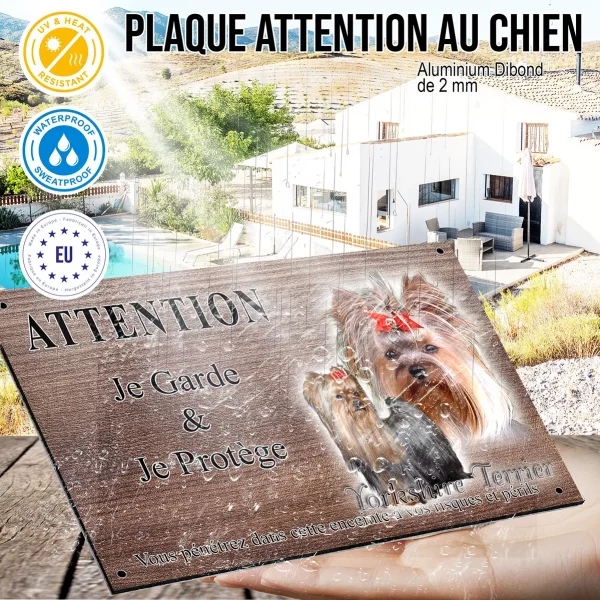 Panneau attention au chien Deux Yorkshire Terriers avec des accessoires mignons