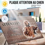 Plaque attention au chien Setter Irlandais, fond chêne, en situation