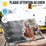 Plaque attention au chien Setter Irlandais, fond vintage, en situation