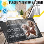 Plaque attention au chien Setter Irlandais Rouge, fond gris anthracite, en situation