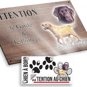 Plaque attention au chien Deux Labrador Retrievers un noir et un jaune