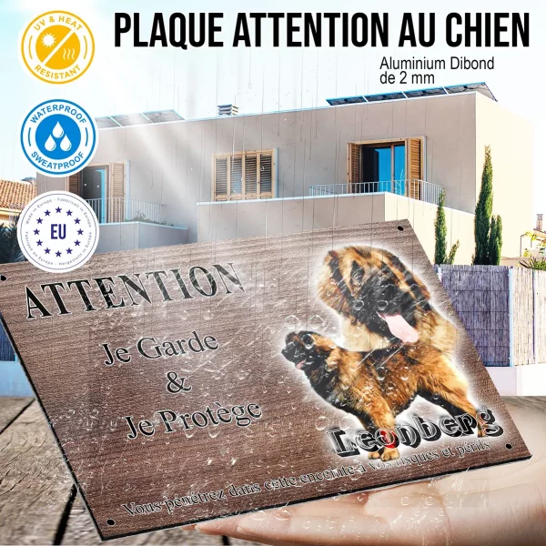 Panneau attention au chien Un Leonberg avec un arrière plan coloré