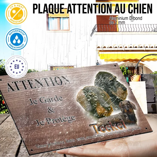 Panneau attention au chien Visuel de Teckels avec têtes et un chien entier