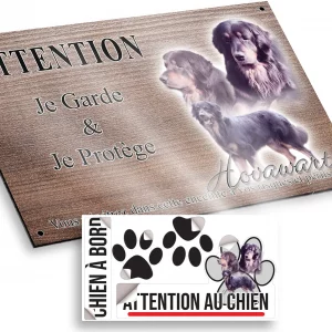 Plaque attention au chien Trois Hovawarts avec une belle robe élégante.