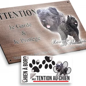 Plaque attention au chien Bouvier des Flandres avec un fond flou