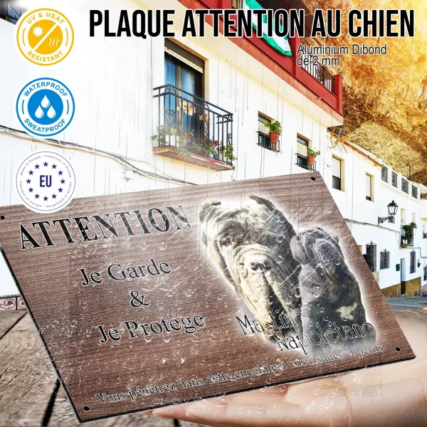 Panneau attention au chien Deux Mastino Napolitano sur fond clair.