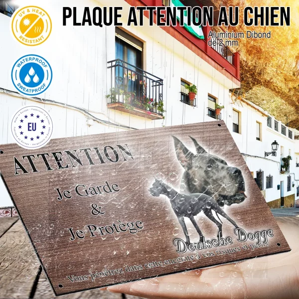 Panneau attention au chien Deutsche Dogge illustrée en noir et blanc avec texte