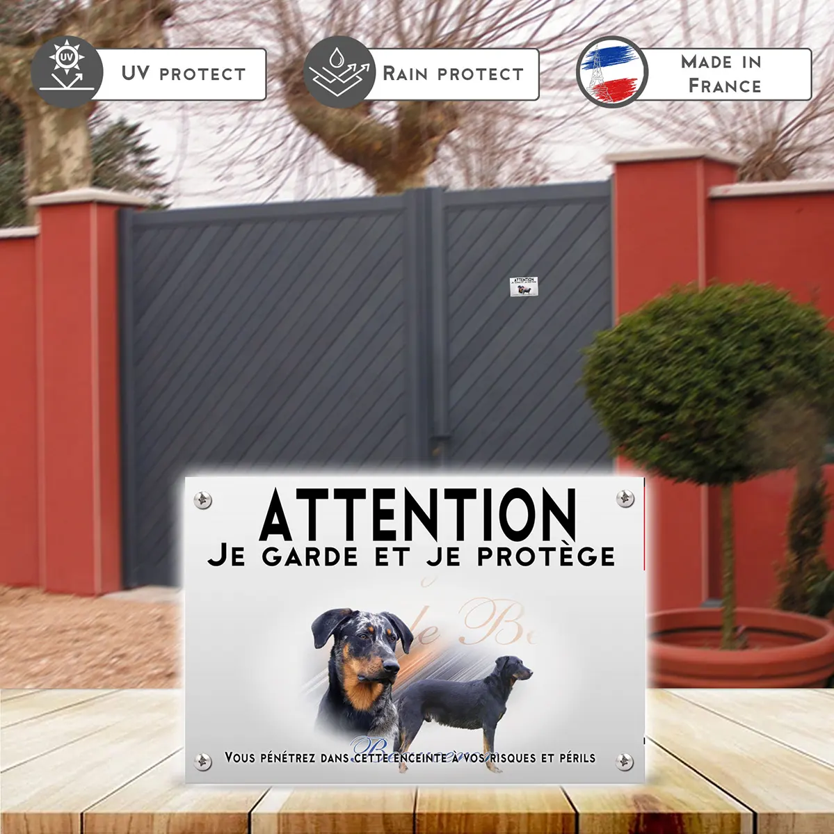 Plaques Portrait d'un Beauceron avec un chien en profil