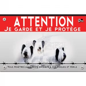Signalisation personnalisee Trois Skye Terriers avec un pelage distinctif en noir et blanc