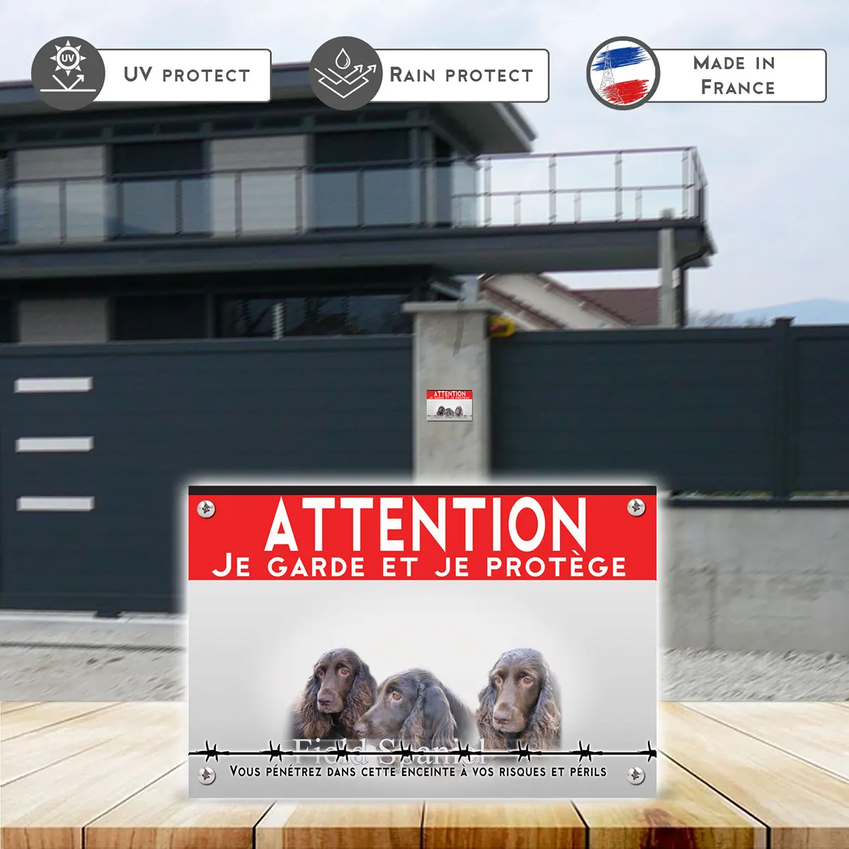 Grande pancarte Trois chiens Field Spaniel avec un fond flou