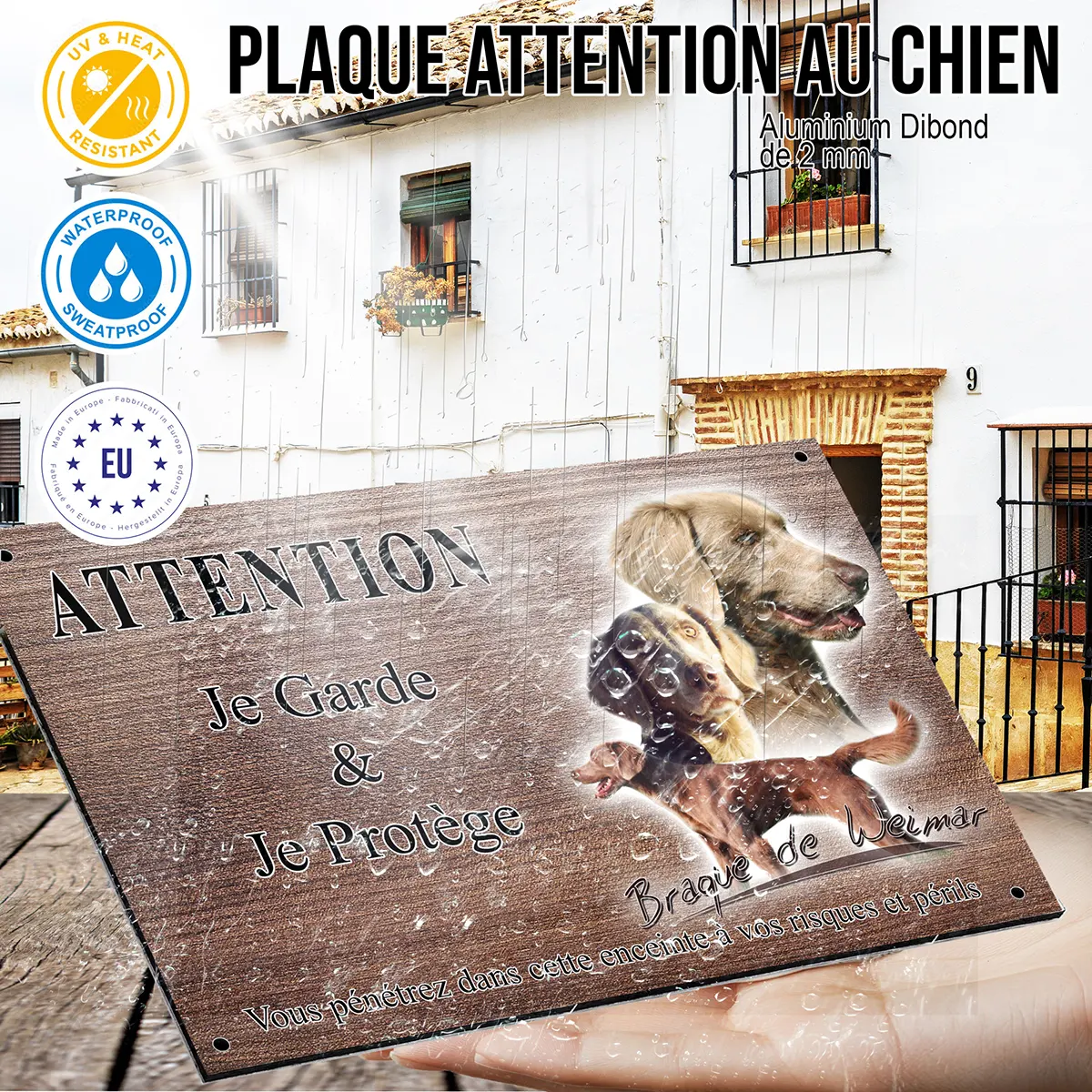 panneau attention au chien Image de Braque de Weimar avec trois chiens en arrière plan