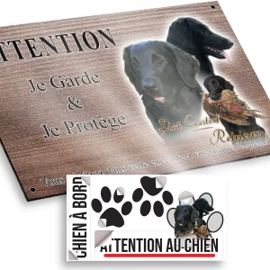 plaque attention au chien Flat Coated Retriever avec un oiseau dans la bouche