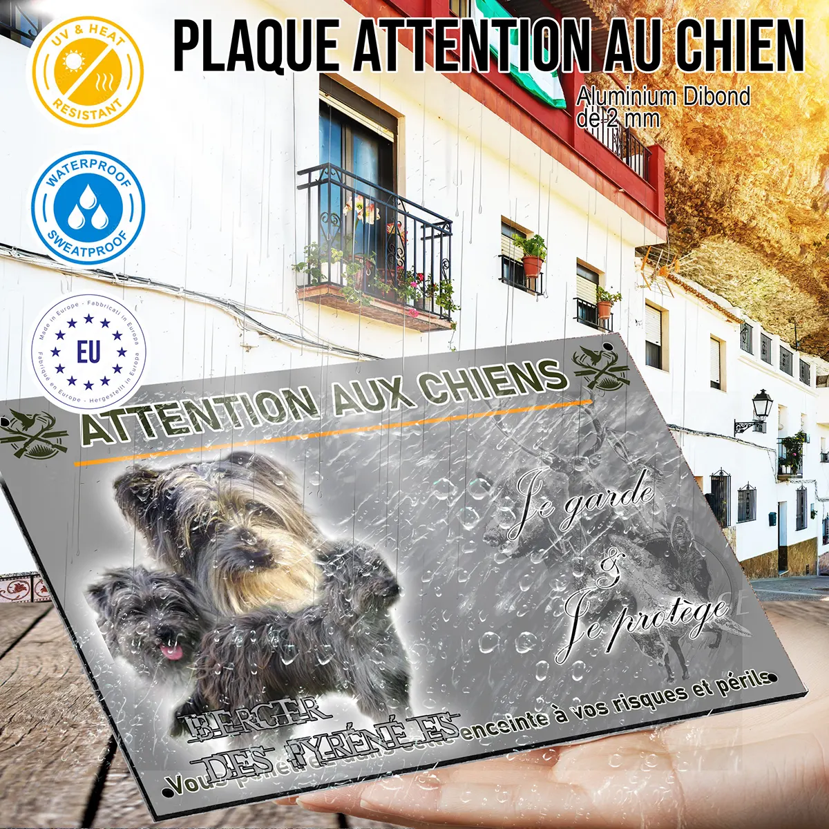 panneau Trois chiens Berger des Pyrénées sur fond flou