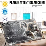 Plaque attention au chien Epagneul Français, fond vintage, en situation