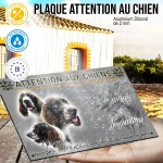 Plaque attention au chien Epagneul Français, fond chasse, en situation