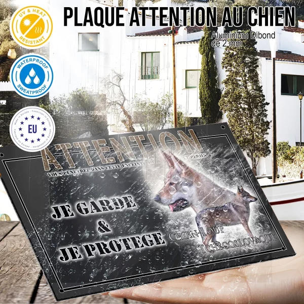 panneau chien de garde Chien Loup Tchécoslovaque devant une pleine lune