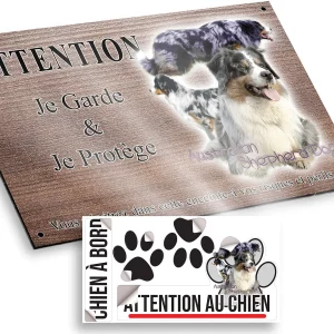 plaque attention au chien Trois chiens de berger australien au profil varié