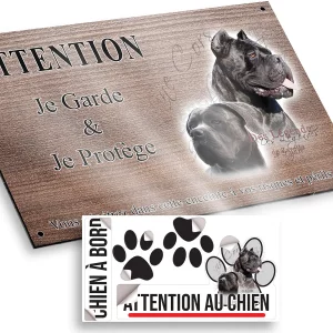 plaque attention au chien Deux Cane Corso en portrait avec une pose fière