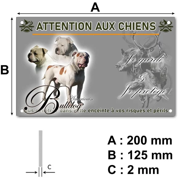 panneau Trois American Bulldogs se tenant ensemble avec texte.