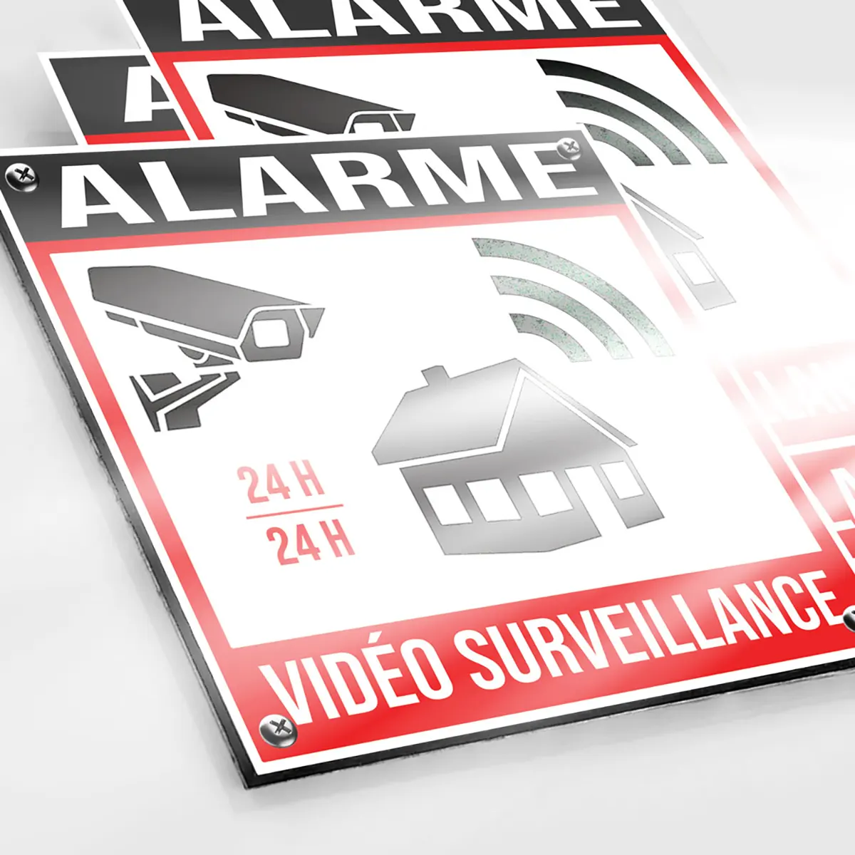 Plaque Propriété Sous Alarme avec caméra et maison sur fond rouge