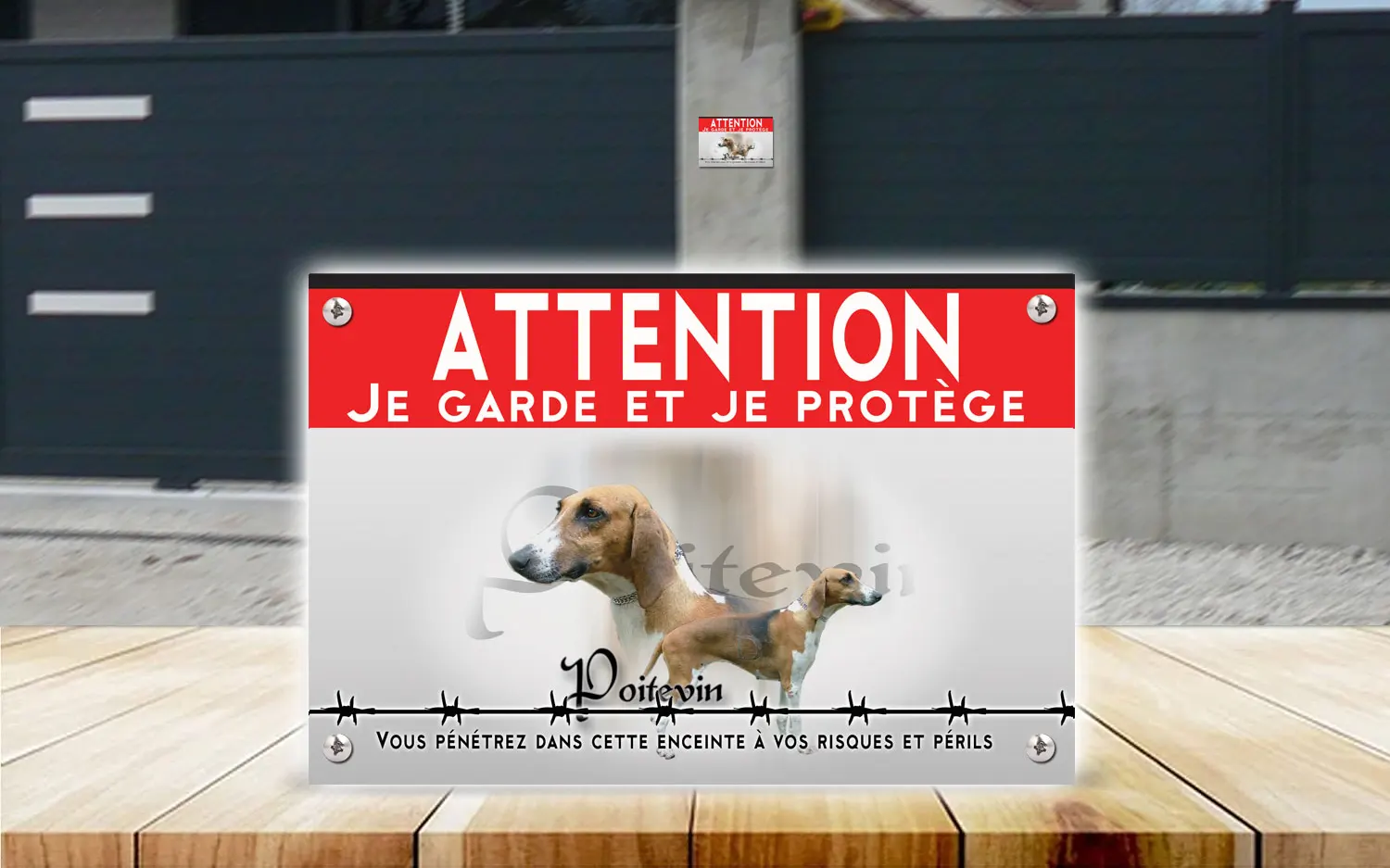 Plaque attention au chien poitevin en dibond 2 mm, posée sur un portail