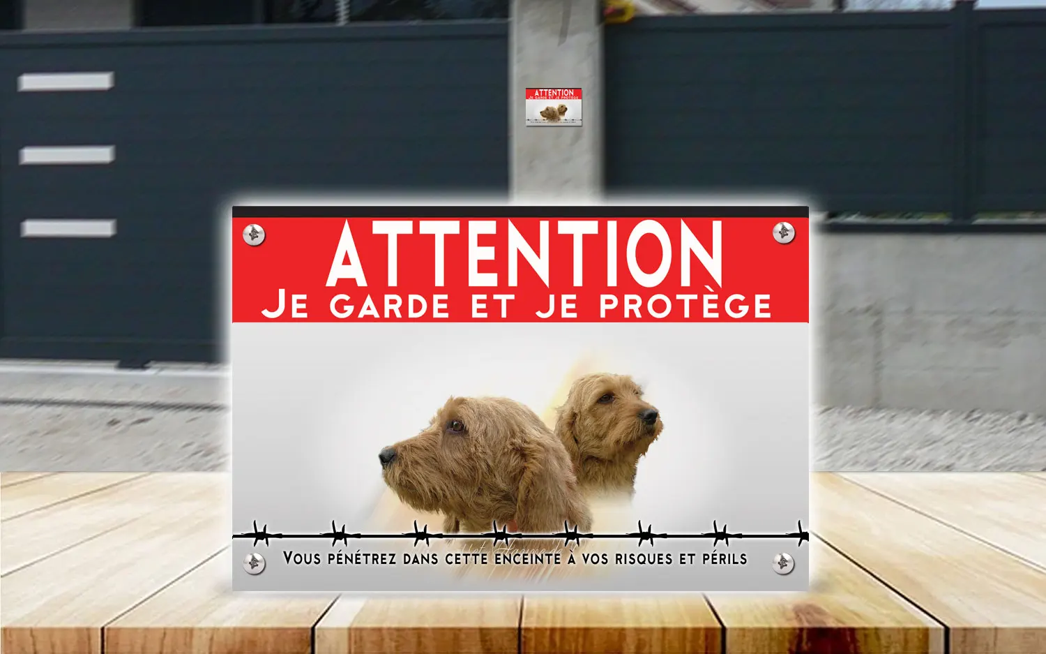 Plaque attention au chien basset fauve de Bretagne en dibond 2 mm, posée sur un portail