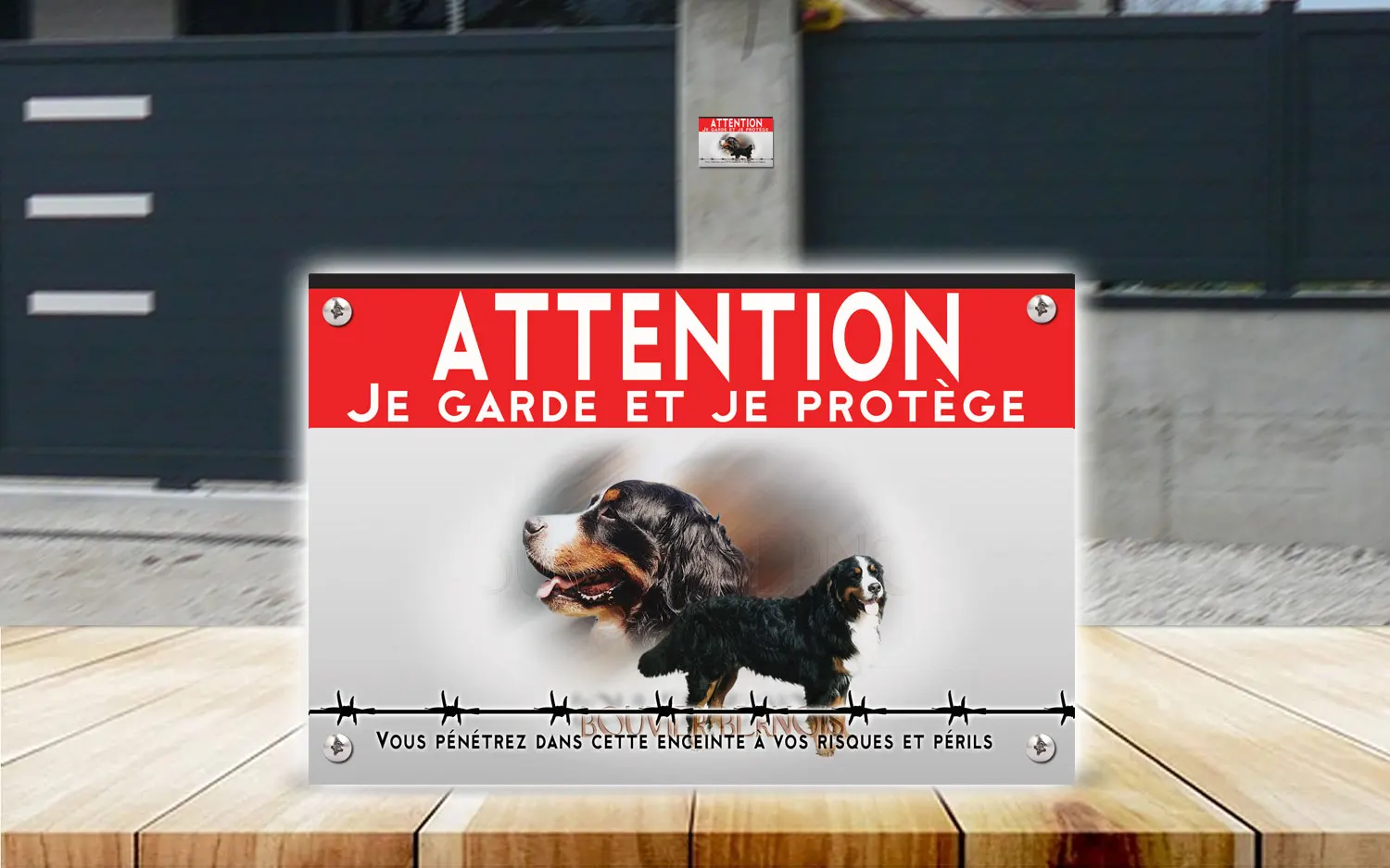 Plaque attention au chien bouvier bernois en dibond 2 mm, posée sur un portail