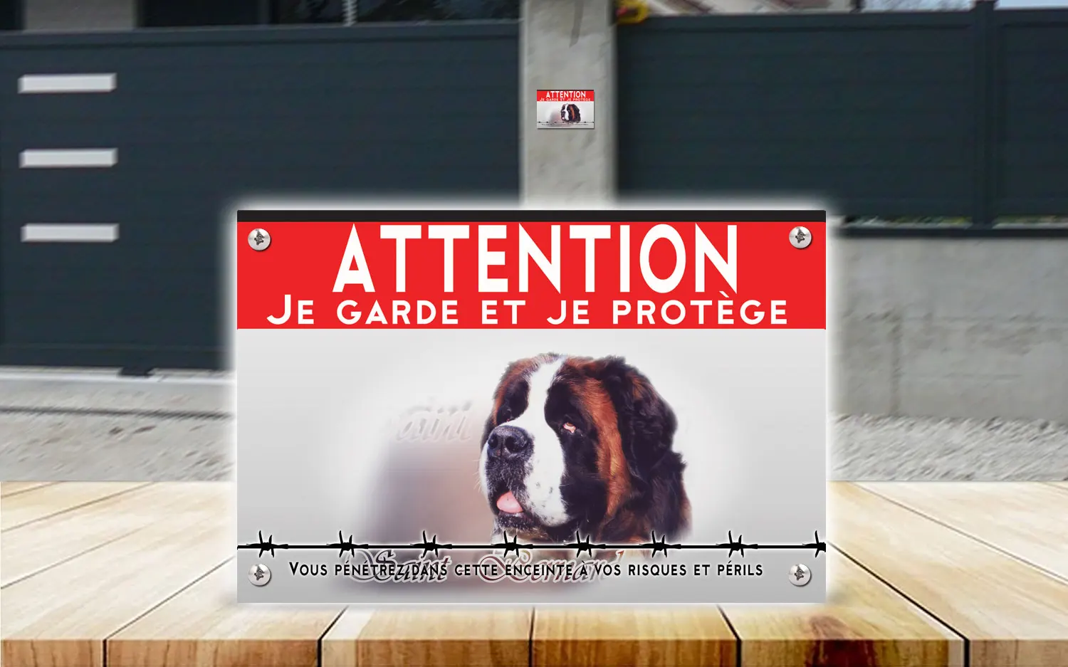 Plaque attention au chien saint-bernard en dibond 2 mm, posée sur un portail