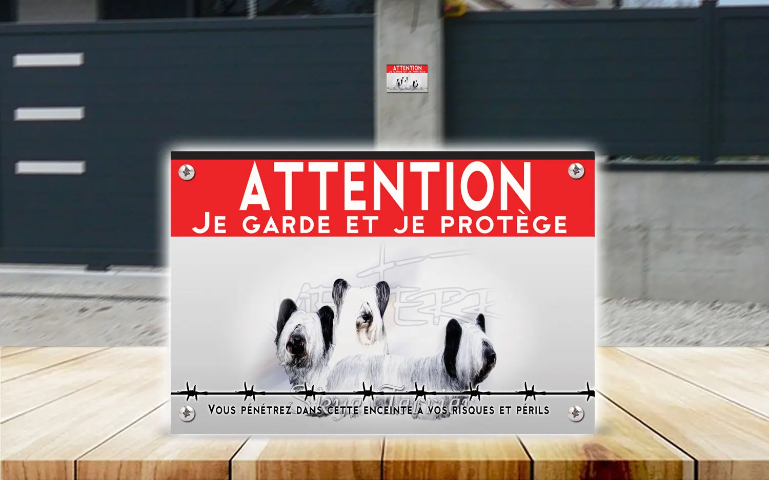 Plaque attention au chien skye terrier en dibond 2 mm, posée sur un portail