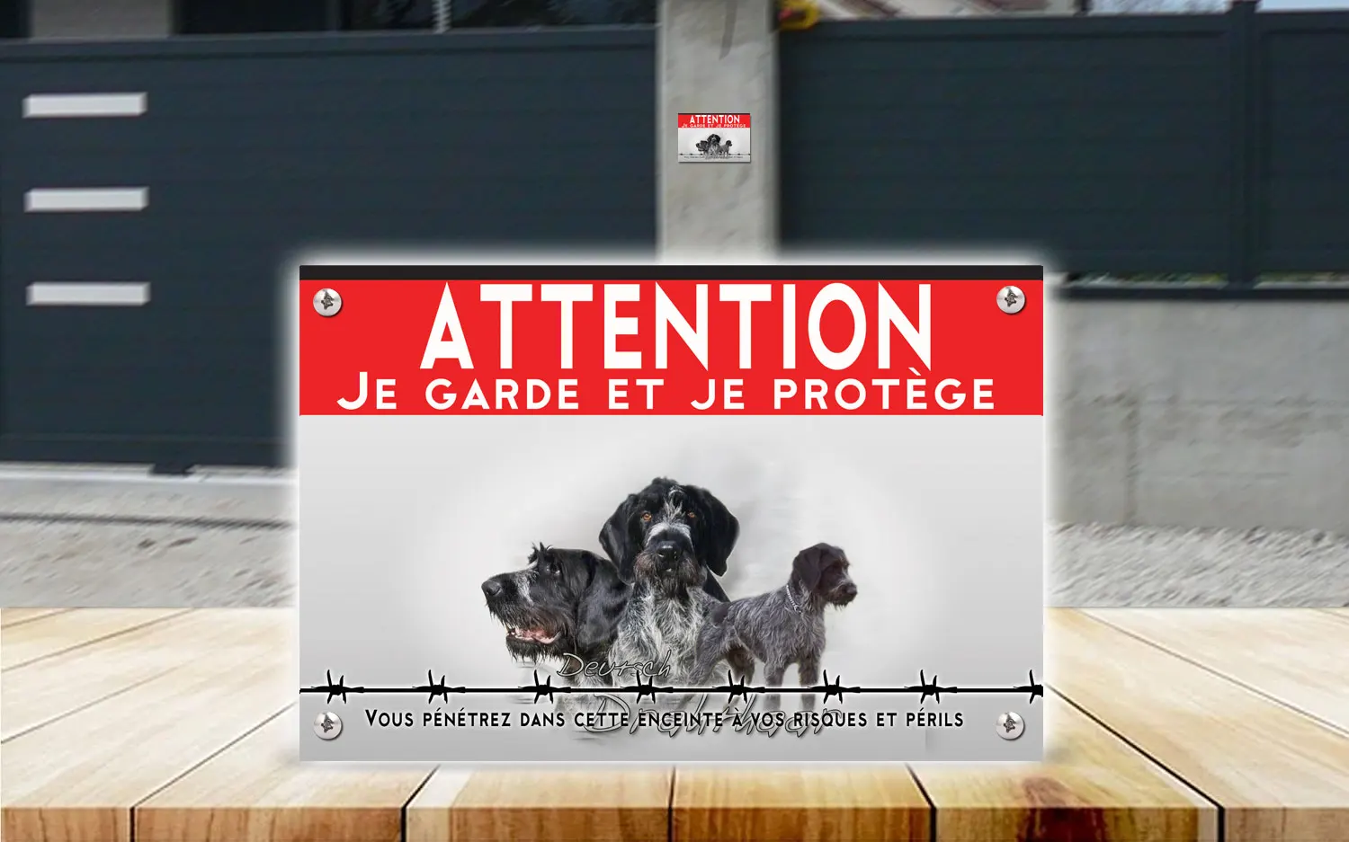 Plaque attention au chien braque allemand à poil dur en dibond 2 mm, posée sur un portail
