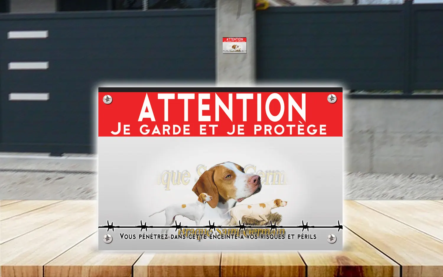 Plaque attention au chien braque Saint-Germain en dibond 2 mm, posée sur un portail