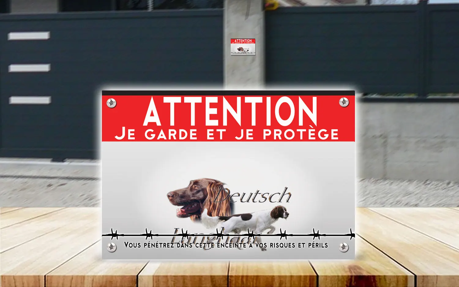 Plaque attention au chien chien d'arrêt allemand à poil long en dibond 2 mm, posée sur un portail