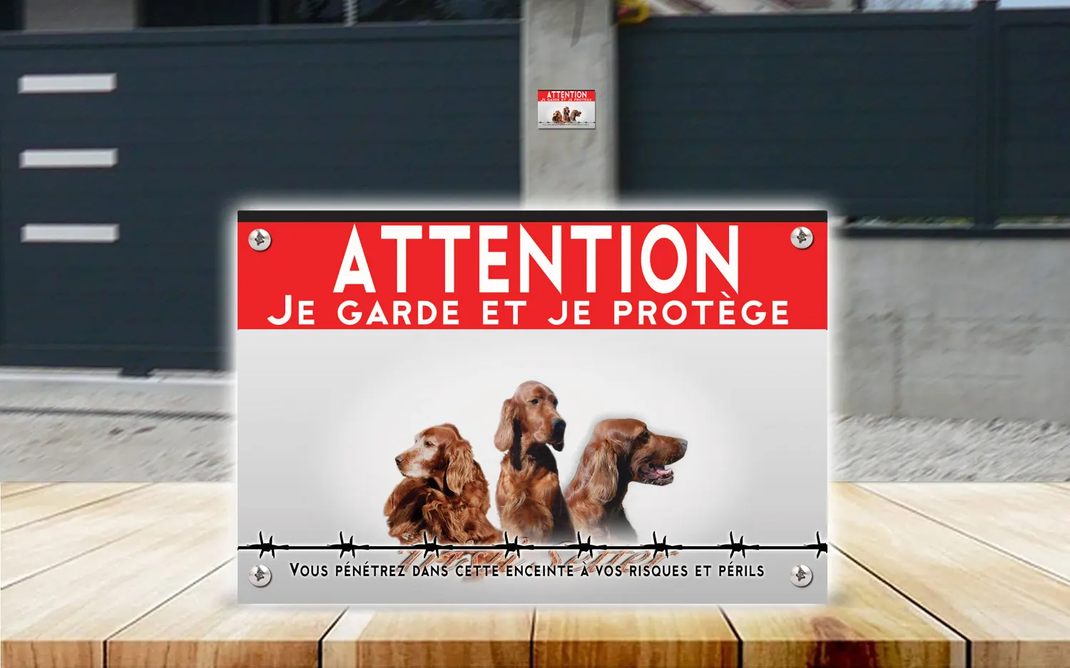 Plaque attention au chien setter irlandais rouge en dibond 2 mm, posée sur un portail