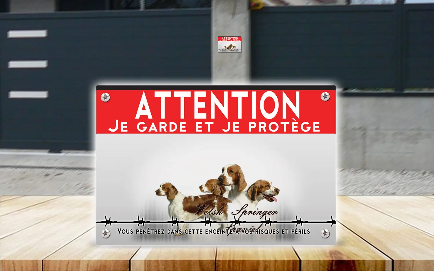 Plaque attention au chien welsh springer spaniel en dibond 2 mm, posée sur un portail