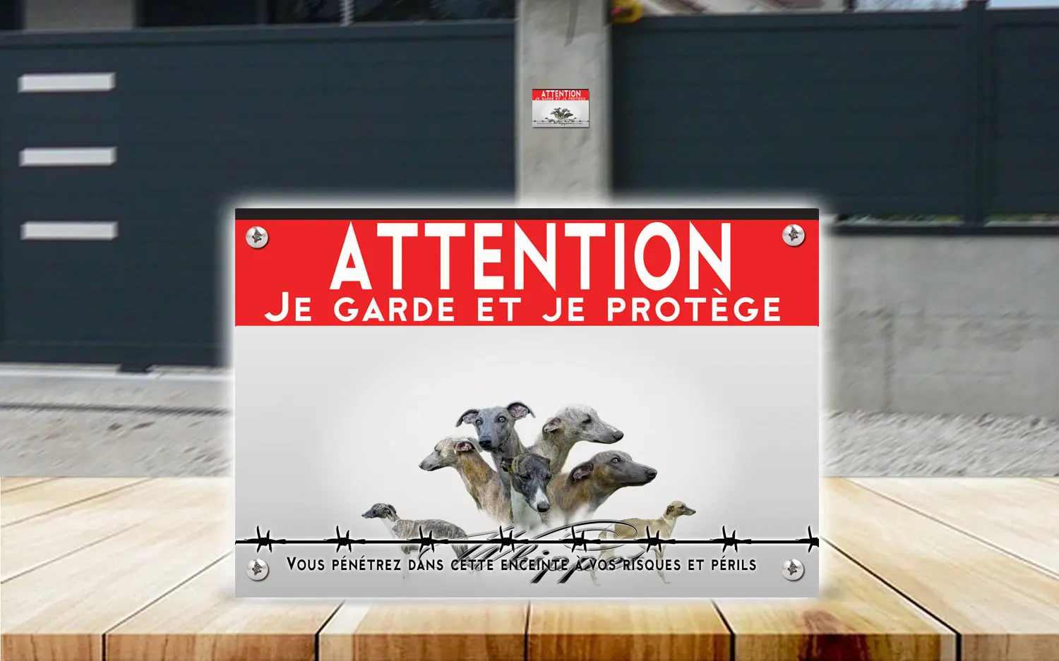 Plaque attention au chien whippet en dibond 2 mm, posée sur un portail