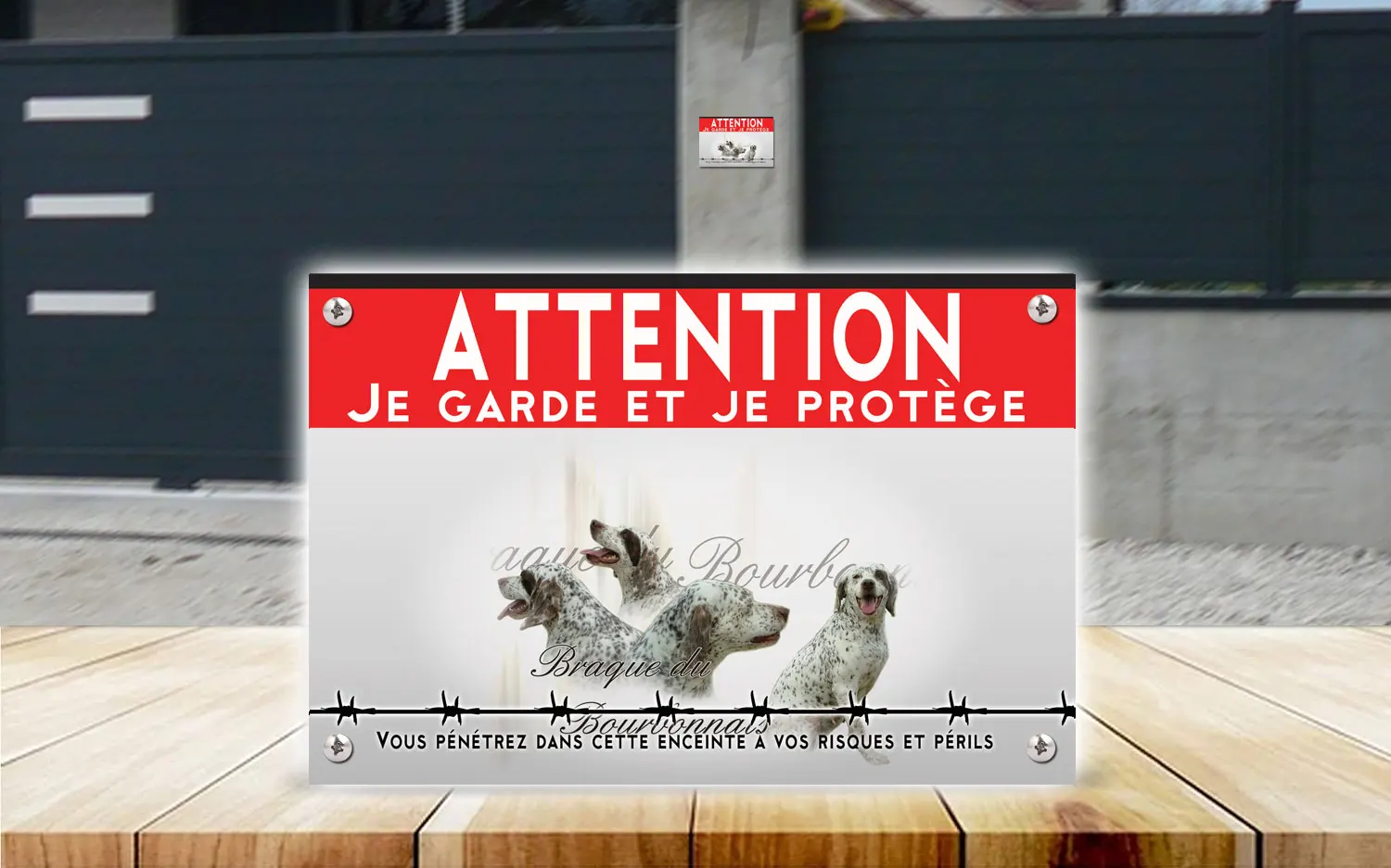 Plaque attention au chien braque du Bourbonnais en dibond 2 mm, posée sur un portail