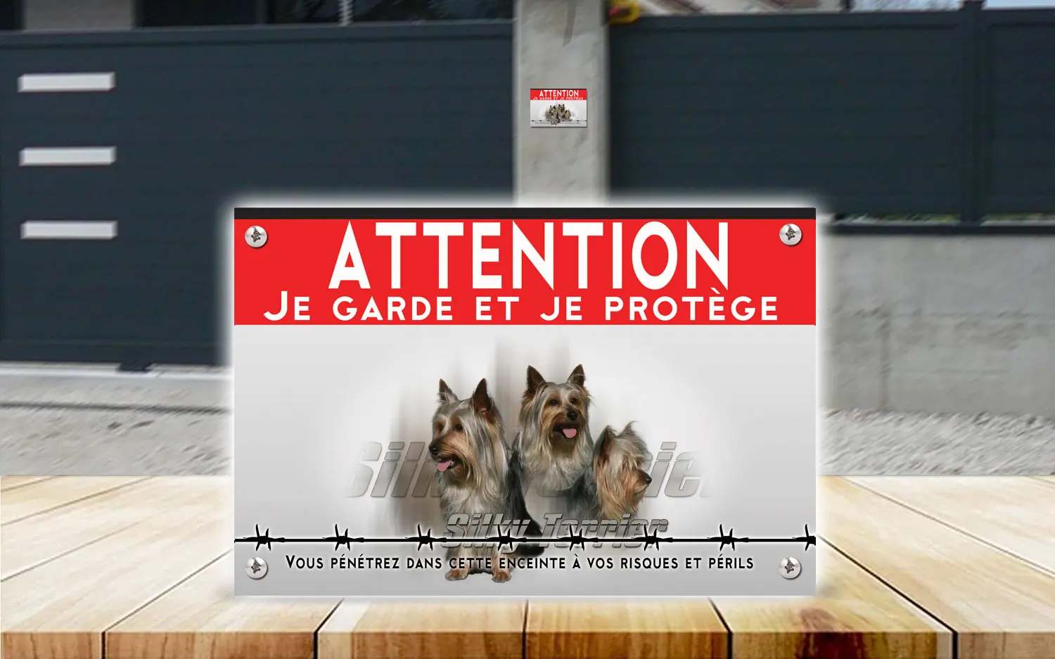 Plaque attention au chien silky terrier australien en dibond 2 mm, posée sur un portail