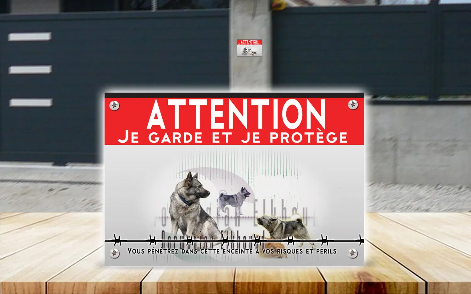 Plaque attention au chien chien d'élan norvégien gris en dibond 2 mm, posée sur un portail
