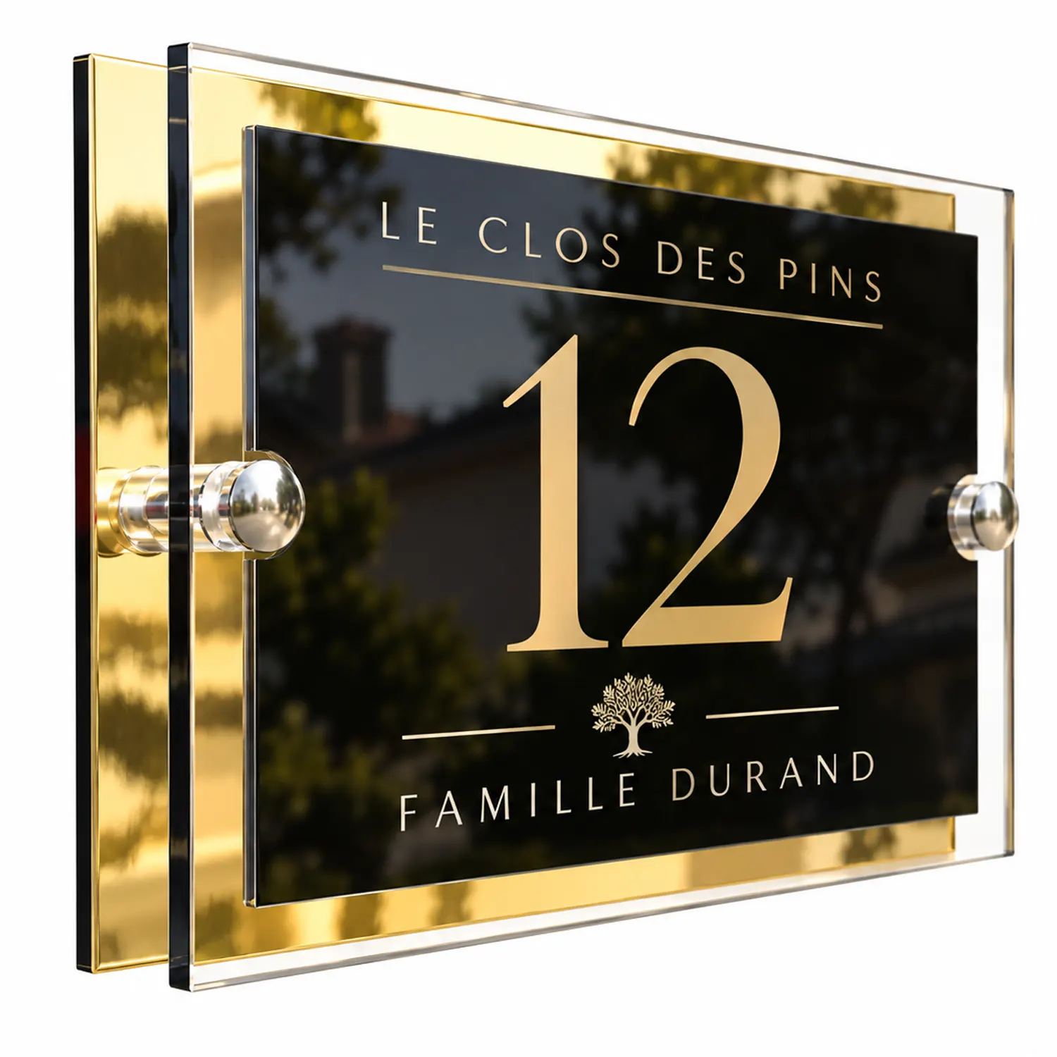 Plaque d'adresse en verre acrylique sur fond miroir or : Le Clos des Pins, numéro 12, famille Durand